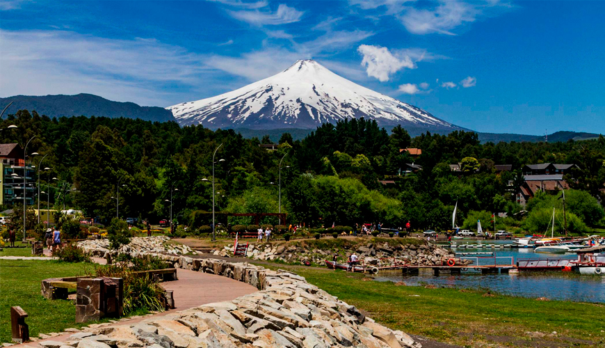 Viaja con Transantin a Valdivia, Temuco, Pichilemu y mucho más. Compra tus Pasajes de Bus Online y viaja al Sur con Transantin.